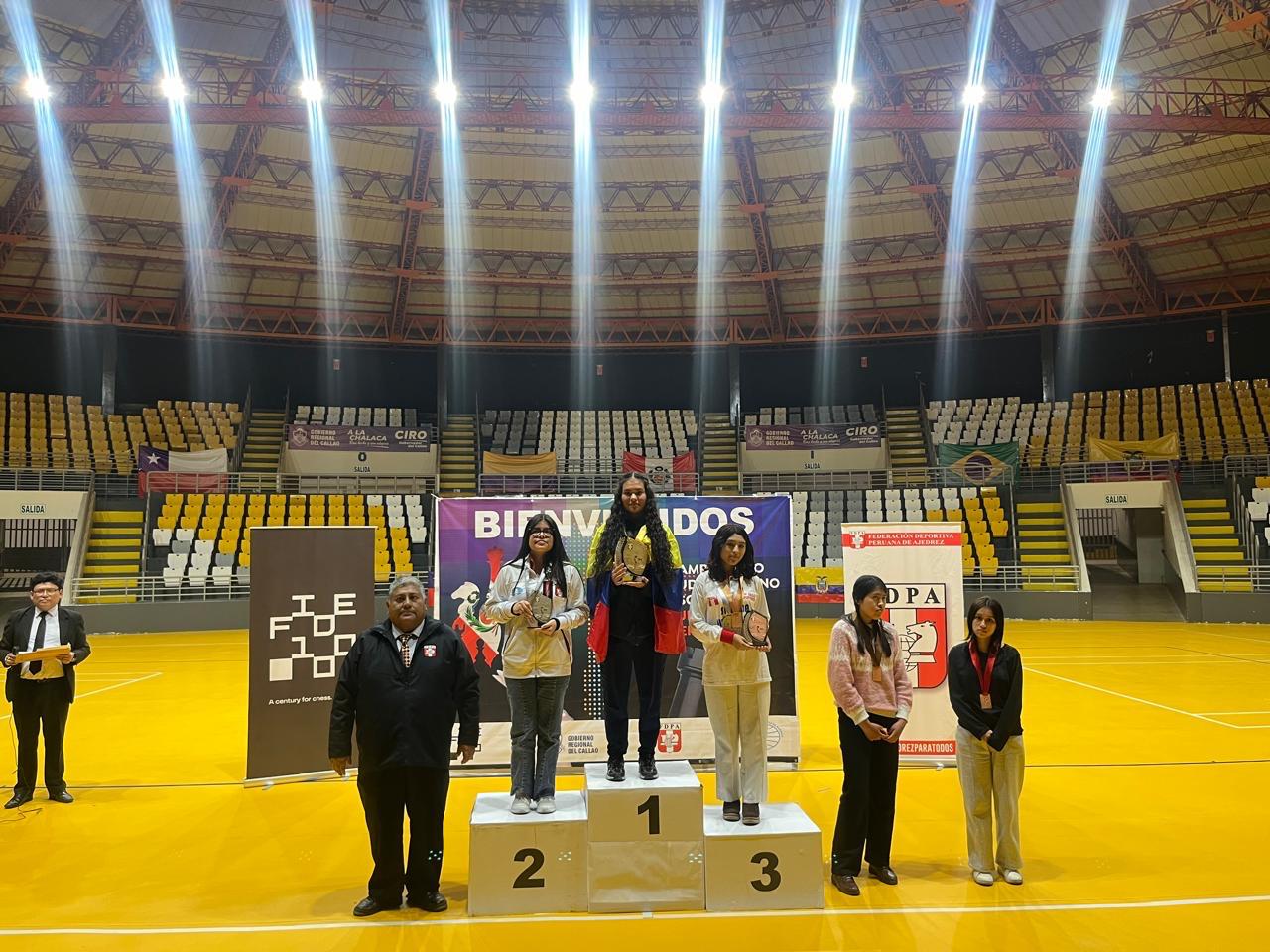 ¿QUÉ MEDALLAS CONSIGUIÓ AJEDRECISTA QUINDIANA?